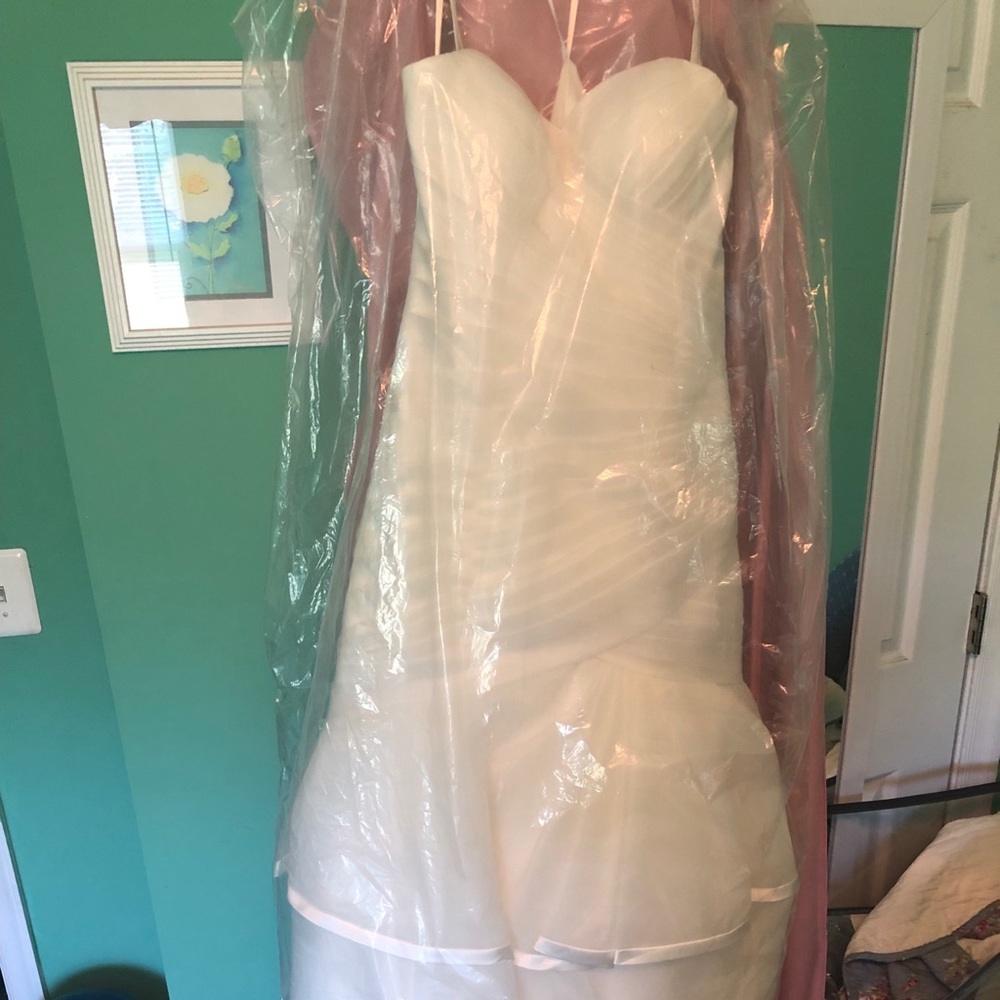 Brand new never worn wedding dress